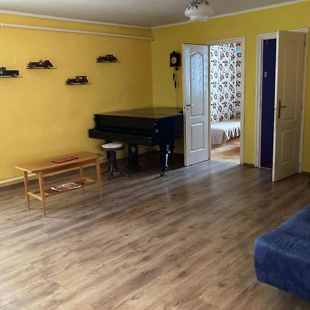 Leander Vendeghaz Apartment Gyongyos Luaran gambar